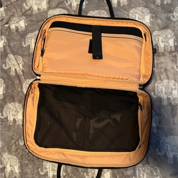 Nomad Lane Black Bento Bag V. 4 Travel Bag + Toiletry & Electronics Bags - Picture 7 of 14